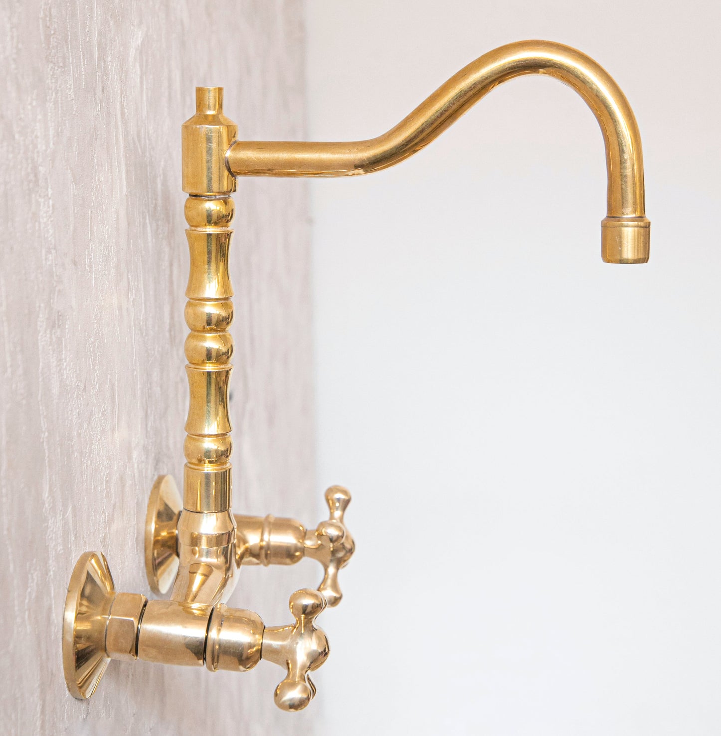 Wall Mounted Classic Brass Faucet