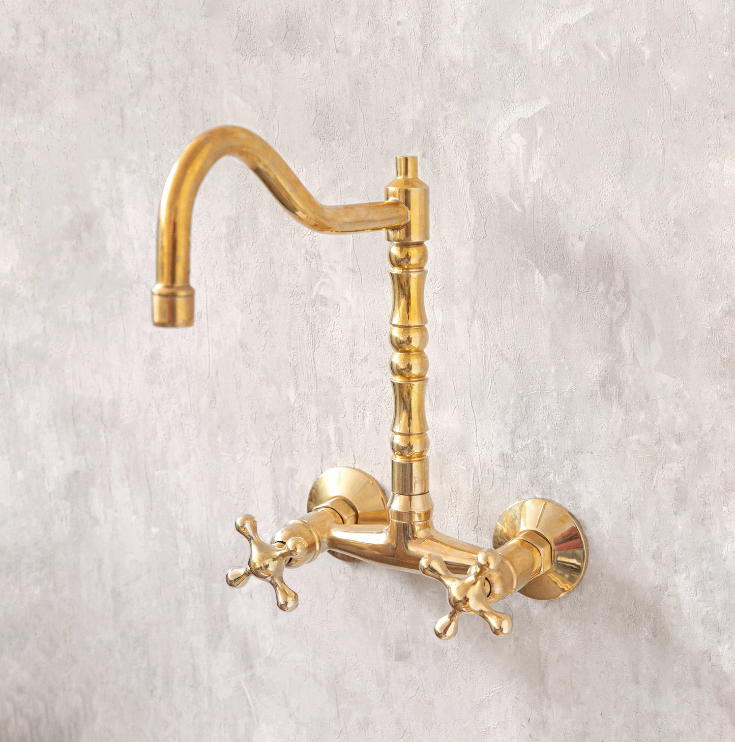 Wall Mounted Classic Brass Faucet
