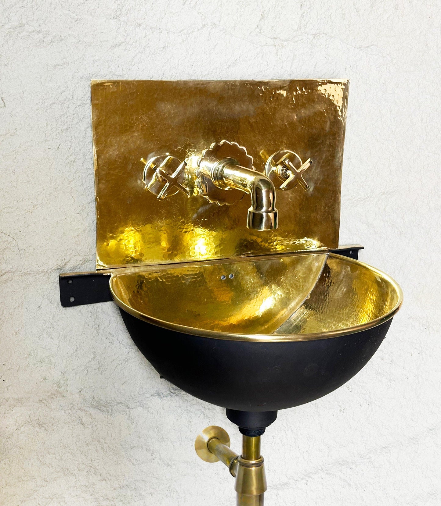 Solid Brass Wall Mount Sink With Mixed Faucet , Black Solid Brass Wall Hung Basin With Brass Mixer Faucet