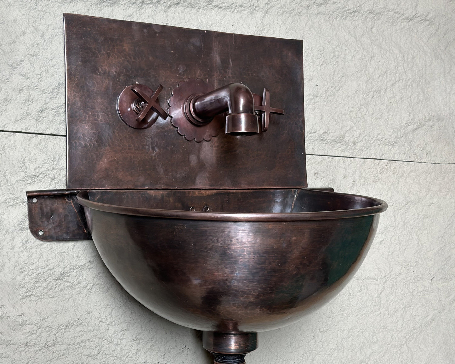 Handcarfted Hammered Copper Hung Basin With Mixer Faucet