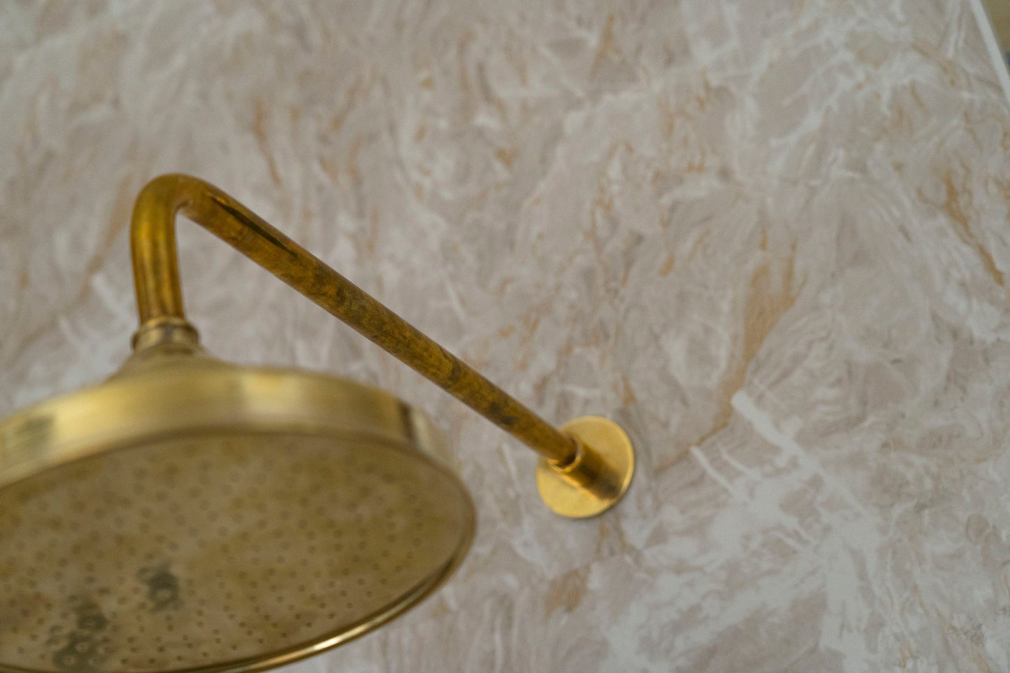 Solid Brass Shower Head Outdoors, High-Pressure Shower Head, Rainfall Shower Head.