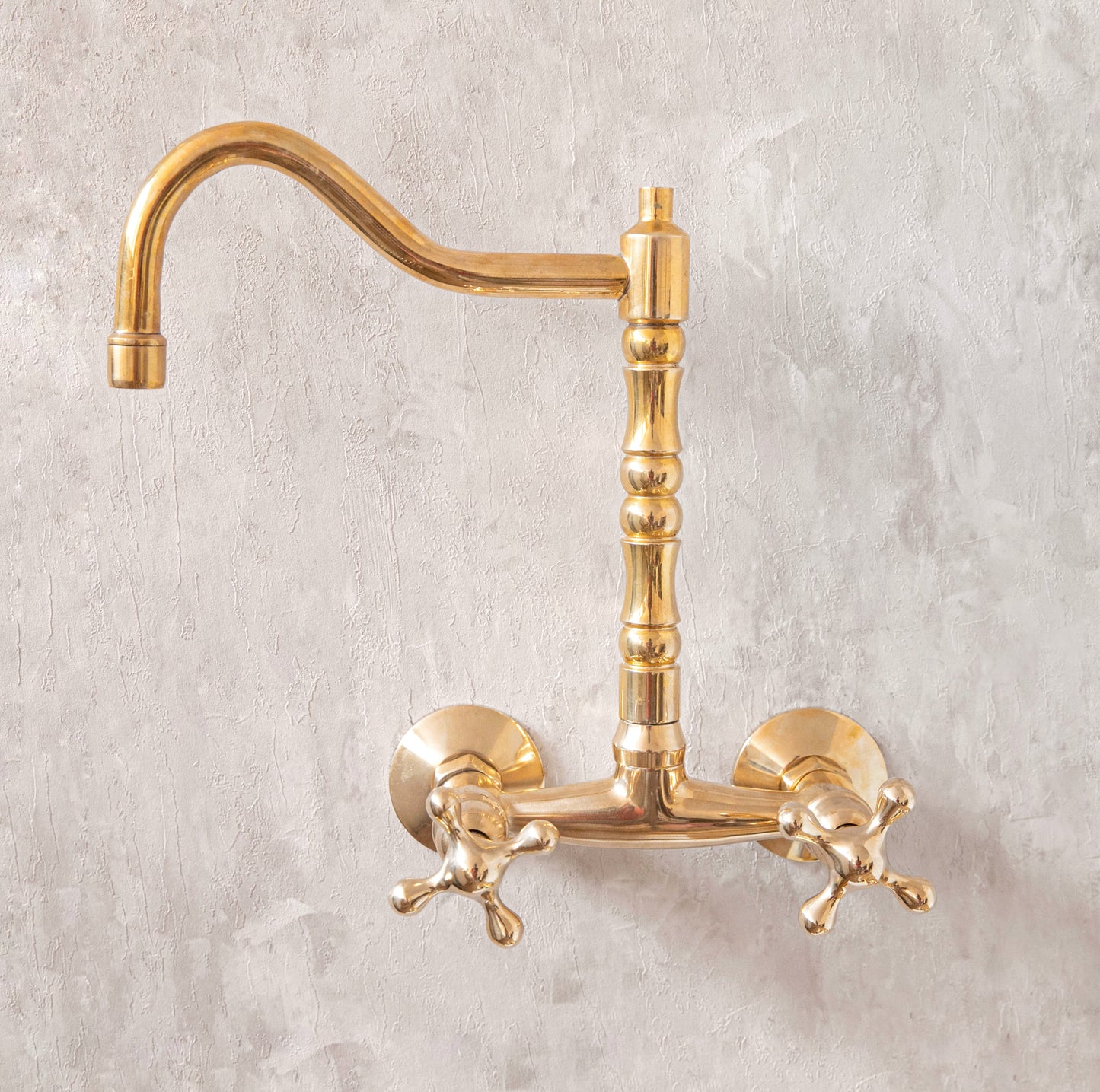 Wall Mounted Classic Brass Faucet