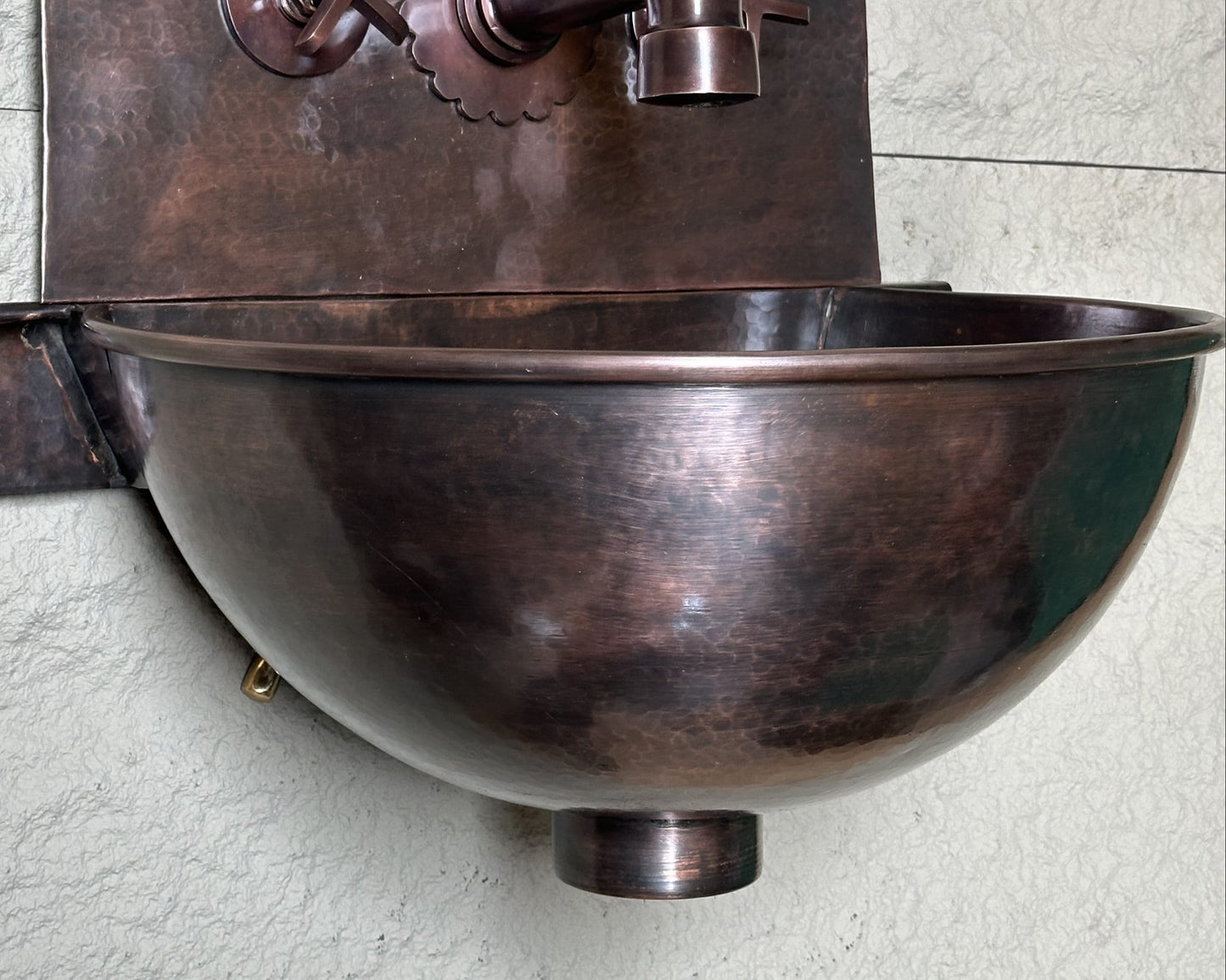 Handcarfted Hammered Copper Hung Basin With Mixer Faucet