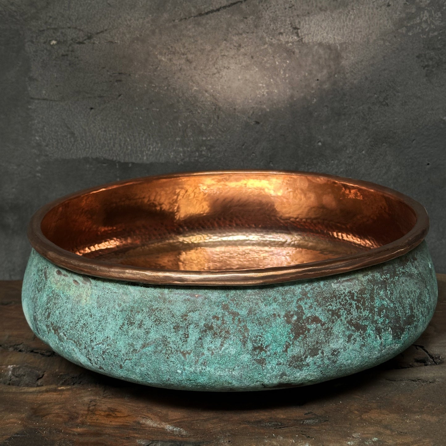 Oxidized Copper Sink Bathoom , Green Patina Copper Washbasin