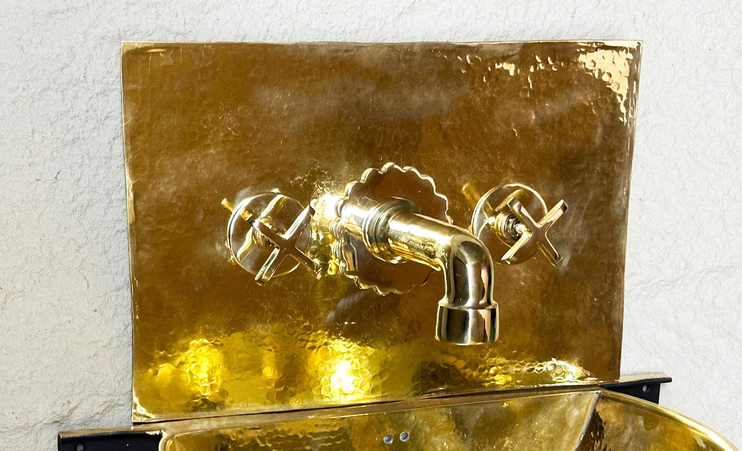 Solid Brass Wall Mount Sink With Mixed Faucet , Black Solid Brass Wall Hung Basin With Brass Mixer Faucet